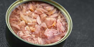 Προειδοποιήσεις από ΜΚΟ για τον τόνο σε κονσέρβα – Φόβοι για «γενικευμένη μόλυνση» λόγω υδραργύρου