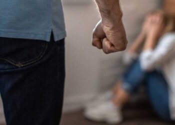 Θεσσαλονίκη: Επιτέθηκε στη σύζυγό του επειδή τον κλείδωσε έξω όταν άργησε να επιστρέψει από βραδινή έξοδο