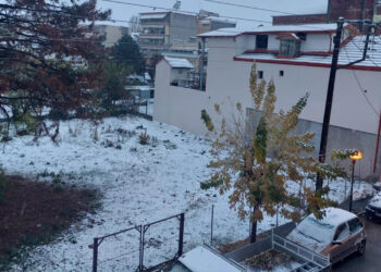 Πιο κοντά στα Χριστούγεννα μας φέρνει το πρωτο χιόνι , που “άσπρισε” την Πτολεμαΐδα! (της Κούλας Πουλασιχίδου)