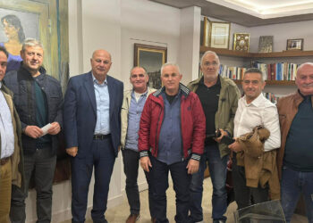 Επαγγελματίες λαϊκών αγορών: «Έχει υπερτριπλασιαστεί το κόστος, καταστροφική η αλλαγή του νόμου – Να παρέμβει η κυβέρνηση»