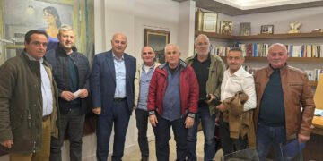 Επαγγελματίες λαϊκών αγορών: «Έχει υπερτριπλασιαστεί το κόστος, καταστροφική η αλλαγή του νόμου – Να παρέμβει η κυβέρνηση»