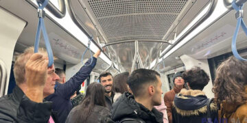 «Εντοπίστηκε πυρκαγιά» – Ηχητικό μήνυμα αναστάτωσε επιβάτες του Μετρό Θεσσαλονίκης (VIDEO)