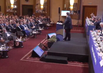 Βόμβες Λιβάνιου στο συνέδριο της ΚΕΔΕ: Κατάργηση Β’ γύρου εκλογών, πρόωρη προσφυγή στις κάλπες και δημοτικοί σύμβουλοι… Επικρατείας