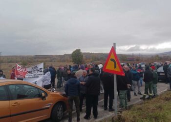 Κινητοποίηση στο δρόμο Μελίτης – Αχλάδας, ενάντια στο κλείσιμο του ΑΗΣ Μελίτης