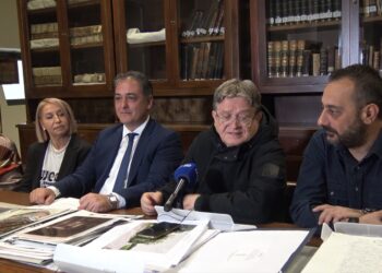 Σπουδαία προσφορά αρχειακής συλλογής στη Δημοτική Βιβλιοθήκη Κοζάνης