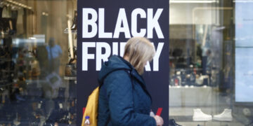 Black Friday: Πόσα σκοπεύουν να ξοδέψουν οι Έλληνες καταναλωτές – Ποια είδη πρωταγωνιστούν