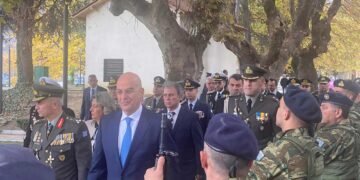 Παρουσία του ΥΕΘΑ Νίκου Δένδια και των τριών Αρχηγών ΓΕΣ, ΓΕΝ, ΓΕΑ, η πόλη της Καστοριάς γιόρτασε τα Ελευθέριά της