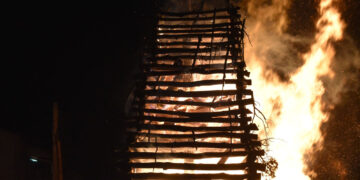 Η Φλώρινα ετοιμάζεται για το έθιμο των Φωτιών – Ξεκίνησαν οι δηλώσεις συμμετοχής