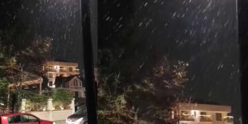 Οι πρώτες νιφάδες και στην πόλη της Φλώρινας! (VIDEO)