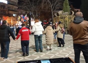 Πτολεμαΐδα: Οι πρώτες εικόνες από τη “Γιορτή Αγάπης” – Γλέντι και χορός για καλό σκοπό