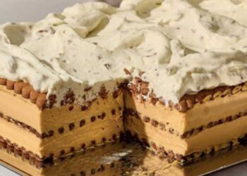 Εύκολο γλυκό ψυγείου με καραμέλα και πτι μπερ