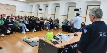 Με μεγάλη συμμετοχή πραγματοποιήθηκε το 2ο σεμινάριο πρώτων βοηθειών από το ΕΚΑΒ Κοζάνης για τα μέλη του Αιμοδοτικού Συλλόγου Σιάτιστας