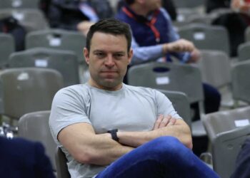 ΣΥΡΙΖΑ: Οι 87 έκοψαν τους Κασσελίστας από την έγκριση των συνέδρων – Το παρασκήνιο της νέας σύγκρουσης