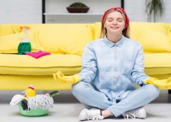 Πρωί, μεσημέρι ή βράδυ; Ποια είναι η καλύτερη στιγμή να κάνετε καθαριότητα στο σπίτι;