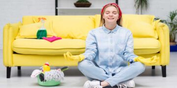 Πρωί, μεσημέρι ή βράδυ; Ποια είναι η καλύτερη στιγμή να κάνετε καθαριότητα στο σπίτι;