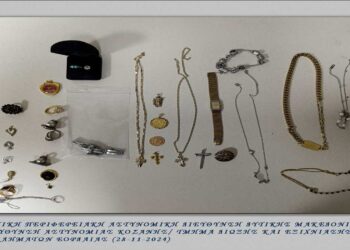 5 νεαροί (16-21 ετών) έκλεψαν λίρες και χρυσαφικά από σπίτι στην Πτολεμαΐδα – Οι 4 συλλήφθηκαν – Αναζητείται ο πέμπτος