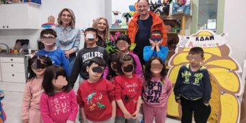 Στα παιδιά του ΚΔΑΠ “ΑΡΛΕΚΙΝΟΣ” της Πτολεμαΐδας η Δημοσιογράφος και Πρόεδρος της ΕΣΕΠΗΜΒΕ Κούλα Πουλασιχίδου