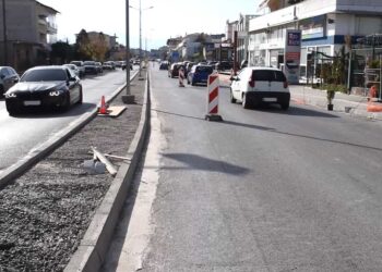 Δήμος Κοζάνης: Σε εξέλιξη οι εργασίες συντήρησης και αναβάθμισης των οδών Λαρίσης και Καραμανλή
