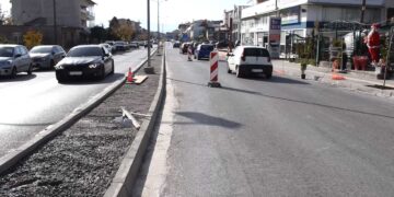 Δήμος Κοζάνης: Σε εξέλιξη οι εργασίες συντήρησης και αναβάθμισης των οδών Λαρίσης και Καραμανλή