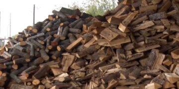 Αυξημένες οι παραγγελίες για καυσόξυλα στην Καστοριά