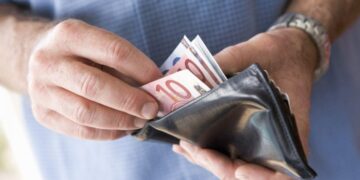 Έκτακτες ενισχύσεις έως 22 Δεκεμβρίου -Ποιοι θα πάρουν έξτρα χρήματα