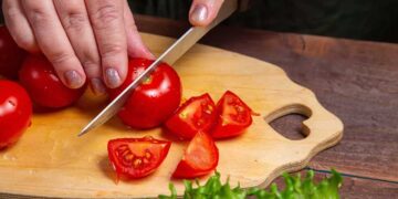 Σαλμονέλα: Συναγερμός για κρούσματα από ντοματίνια σε 16 χώρες της Ευρώπης – Τι ισχύει για την Ελλάδα