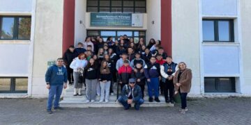 Οι μαθητές/τριες της Β’ τάξης του 8ου Γυμνασίου Κοζάνης στο Εκπαιδευτικό Κέντρο ΑΠΕ στον Φιλώτα