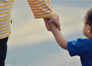 Πληθωρισμός και αντικειμενικά κριτήρια κόβουν τα οικογενειακά επιδόματα – Παραδείγματα