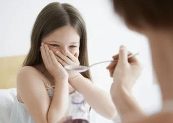 Φυσική αντιμετώπιση βήχα σε παιδιά: Τι να τους δώσετε