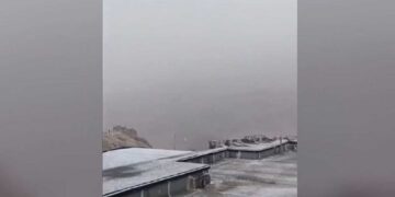 Το έστρωσε στον Παρνασσό – Εικόνες από τα πρώτα χιόνια (Βίντεο)