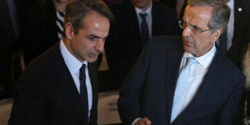 Ο Μητσοτάκης διέγραψε τον Σαμαρά από τη Νέα Δημοκρατία