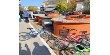 Επισήμανση γονέα για την εικόνα μπροστά από το 3ο Δημοτικό Σχολείο Πτολεμαΐδας