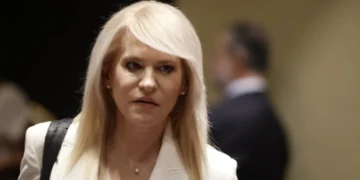 Παραιτήθηκαν από μέλη του ΣΥΡΙΖΑ Τζάκρη, Καρανίκας και άλλα 74 στελέχη: Στη λίστα Μιχελάκη, Αδαμίδης, Ντζιμάνης, Πασσαλίδης