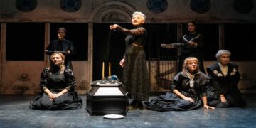 “Η αγάπη άργησε μια μέρα” της Λιλής Ζωγράφου για 2 τελευταίες παραστάσεις στην Κοζάνη στις 30/11 και 1/12