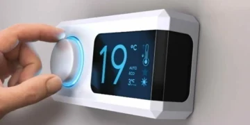 Επίδομα θέρμανσης 2024 – 2025: Συμφέρει να διαλέξουμε πετρέλαιο, αέριο, ρεύμα ή ξύλα;