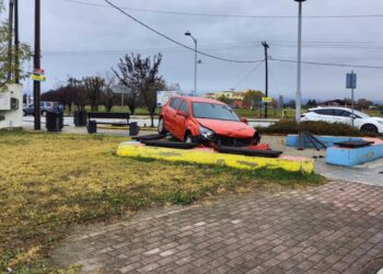 Τροχαίο ατύχημα κοντά στο Μουσικό Σχολείο Πτολεμαΐδας