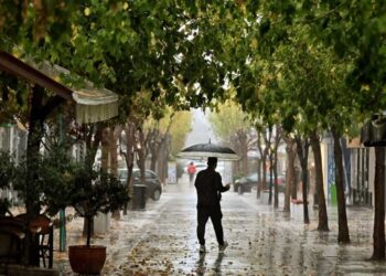 Έκτακτο δελτίο καιρού από την ΕΜΥ: Βροχές, καταιγίδες, κεραυνοί και χαλάζι μέχρι την Τετάρτη