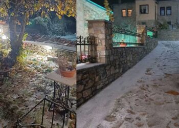 Όμορφες νυχτερινές εικόνες από το χιονισμένο Νυμφαίο