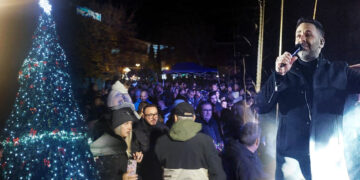 Φαντασμαγωρική η Επίσημη Έναρξη της εορταστικής περιόδου με το άναμμα των φώτων του Χριστουγεννιάτικου Δέντρου της Πτολεμαΐδας! (Ρεπορτάζ της Κούλας Πουλασιχίδου)