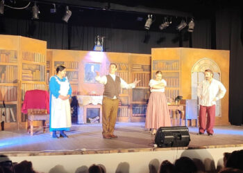 Γρεβενά: Μάγεψε μικρούς και μεγάλους η θεατρική παράσταση «Ο Σκρουτζ και τα Πνεύματα των Εορτών»