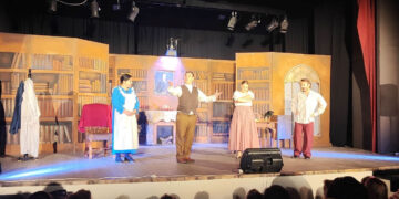 Γρεβενά: Μάγεψε μικρούς και μεγάλους η θεατρική παράσταση «Ο Σκρουτζ και τα Πνεύματα των Εορτών»