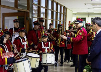 Παραδοσιακά Πρωτοχρονιάτικα Κάλαντα και Ευχές στον Αντιπεριφερειάρχη Καστοριάς