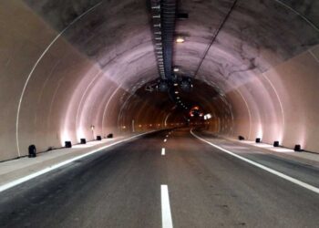 Βέροια: «Λαμπάδιασε» ΙΧ στην Εγνατία μέσα στην Σήραγγα 1 στο ρεύμα προς Κοζάνη