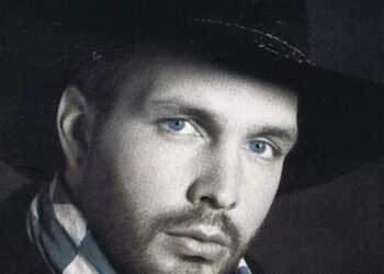 Οι μουσικές επιλογές του e-ptolemeos.gr:  Garth Brooks – Silent Night (1992)