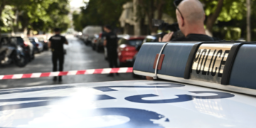 Σύζυγος αστυνομικού της Βουλής: Απειλούσε ότι θα με σκοτώσει, χτυπούσε μέχρι και τον διοικητή του