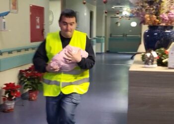 “Το μωρό, το μωρό”: Η άσκηση αρπαγής μωρού στο Νοσοκομείο Λευκάδας που έγινε viral (video)