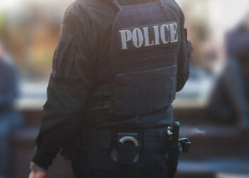 Αστυνομικός της Βουλής κατηγορείται για βιασμό των παιδιών του – Αύριο η απολογία