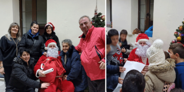 “Ήρθε” ο Άγιος Βασίλης στα ξωτικά της Ασβεστόπετρας – Αυλαία για για τις Εορταστικές Εκδηλώσεις