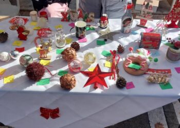 Ο True Story & η Α. Κοτζακόλιου στο Χριστουγεννιάτικο Bazaar από το 1ο Γυμνάσιο Πτολεμαΐδας