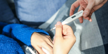 Με «κοκτέιλ» ιώσεων μπαίνει το 2025: Μεγάλη αύξηση στα Επείγοντα – Πώς να προστατευτούμε